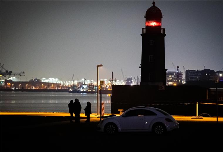 Ausgangssperre: Gericht verschiebt Urteil auf morgen Bleibt es in Bremerhaven bei der nächtlichen Ausgangssperre?