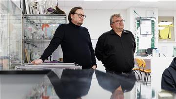 Bleibt Geschäfstführer des VfL Osnabrück: Michael Welling (links neben Präsident Holger Elixmann).