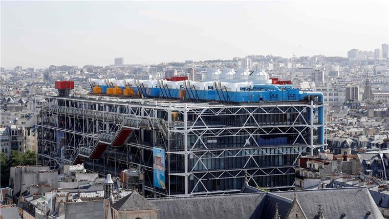 Blick auf das 1977 eröffnete Centre Pompidou in Paris. Das Museum schließt Ende 2025 wegen Renovierung bis voraussichtlich 2030. Die Arbeiten umfassen unter anderem die Entfernung von Asbest und die Installation neuer Aufzüge.