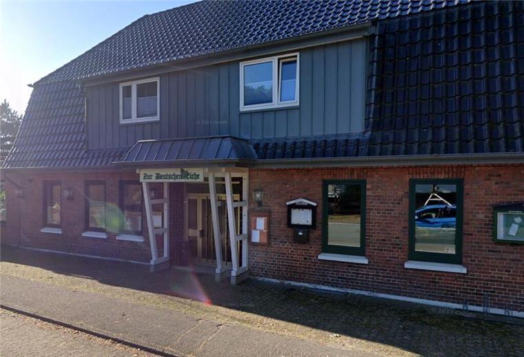 Lust auf ein Restaurant in Lunestedt? „Zur Deutschen Eiche“ ist zu haben Blick auf das Gasthaus „Zur deutschen Eiche" in Lunestedt.