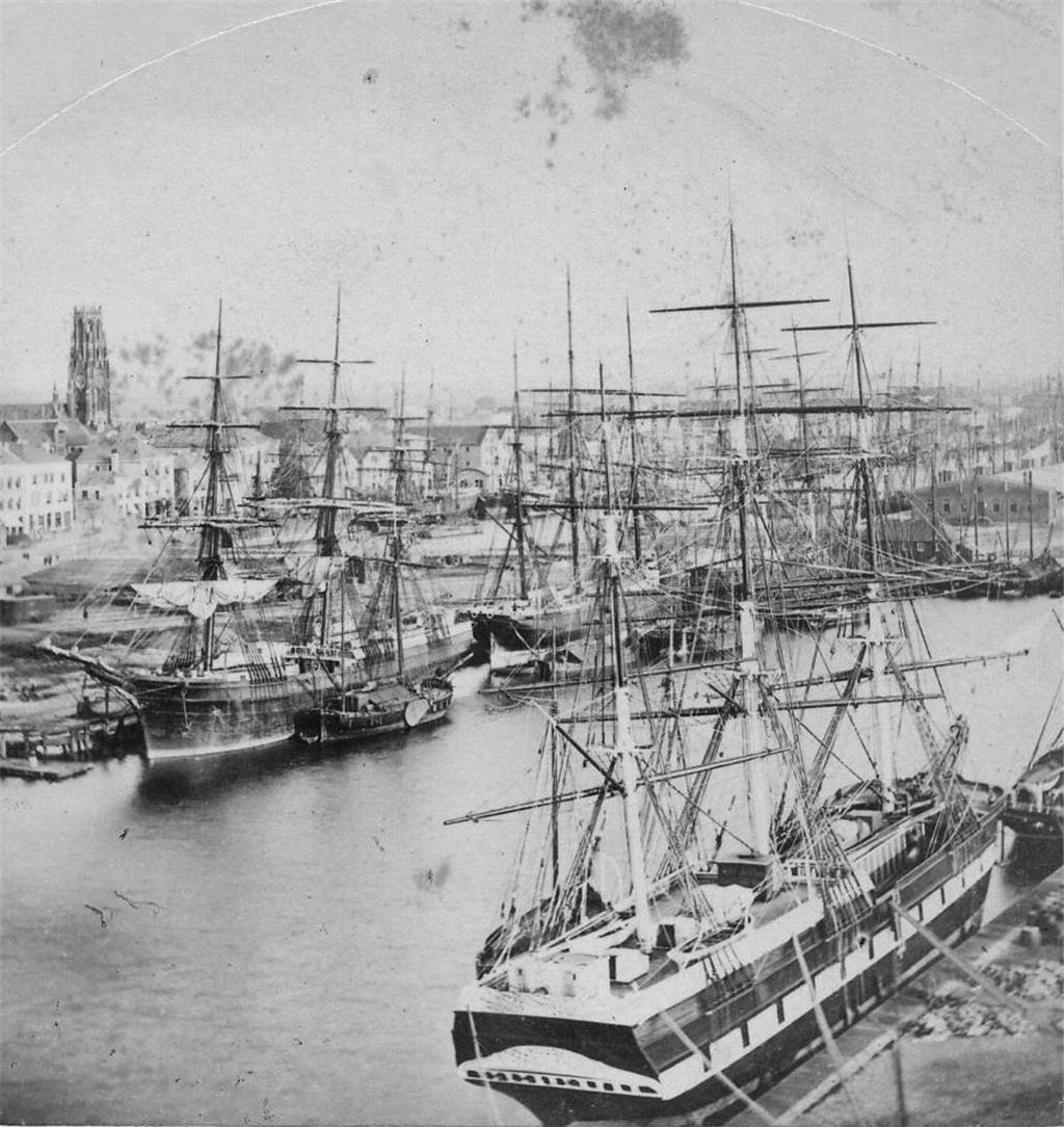 Blick auf den Neuen Hafen um das Jahr 1865. Die Große Kirche ist noch nicht voll...
