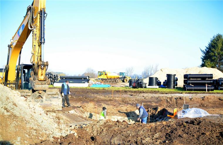 Bad Bederkesa: Hier gibt es bald neuen Platz für Betriebe Blick auf die Baustelle "Gewerbegebiet West" in Bad Bederkesa.