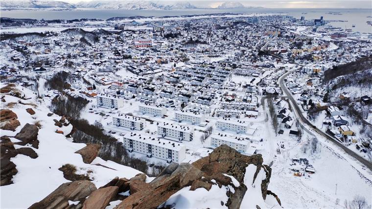 Kulturhauptstädte 2024: Bodø, Tartu und Bad Ischl Blick auf die verschneite Stadt. Am 3. Februar findet im Hafen von Bodø die Eröffnungsfeier für die Kulturhauptstadt 2024 statt.