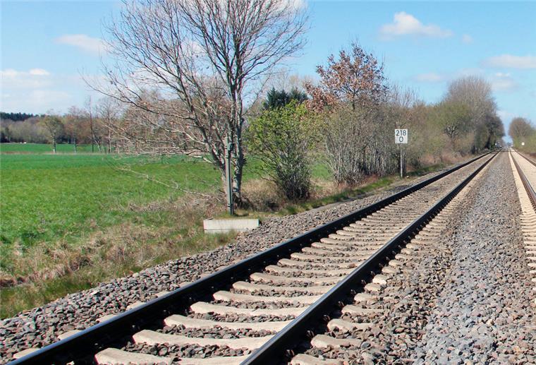 Blick auf einen Abschnitt der 62 Kilometer langen Strecke, die elektrifiziert werden soll.