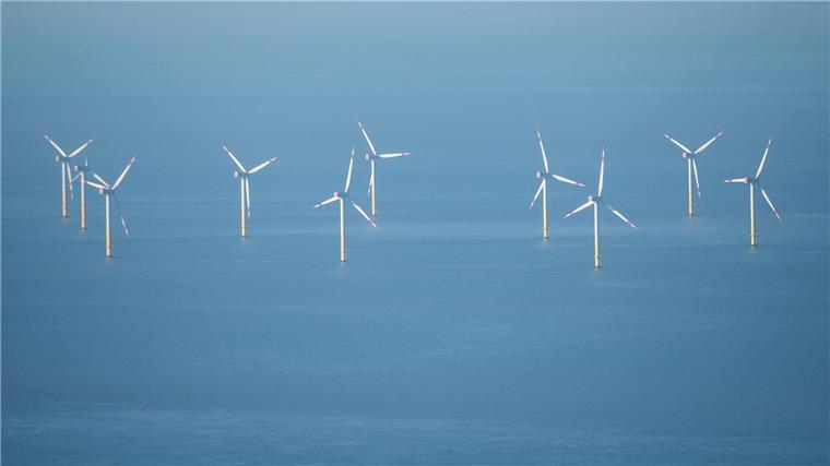Behörde zu möglichem Windkraft-Ausbau in der Nordsee Blick auf einen Offshore-Windpark in der Nordsee.