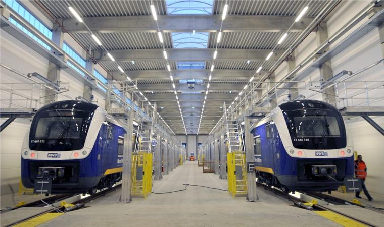 Nordwestbahn: Werkstatt in Wulsdorf soll ausgebaut werden Blick in die Werkstatthalle der Nordwestbahn in Bremerhaven-Wulsdorf.