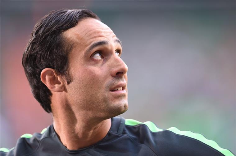 Vertrag fix! Alexander Nouri verlängert bei Werder Bremen Blick in die Zukunft: Alexander Nouri, Trainer beim SV Werder Bremen, hat seinen Vertrag mit dem Bundesligisten verlängert.