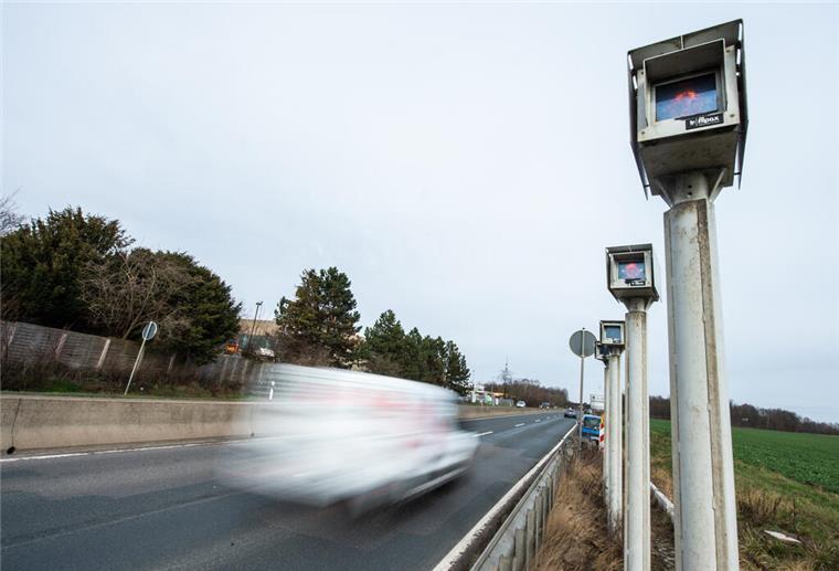 Kommunen nehmen deutlich mehr Geld mit Verkehrsverstößen ein Blitzen ist teurer geworden.