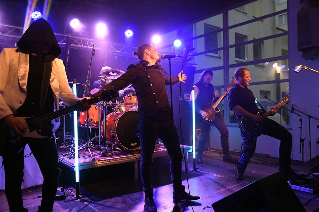 Blue Sky Theory aus Bremen rocken die Bühne.