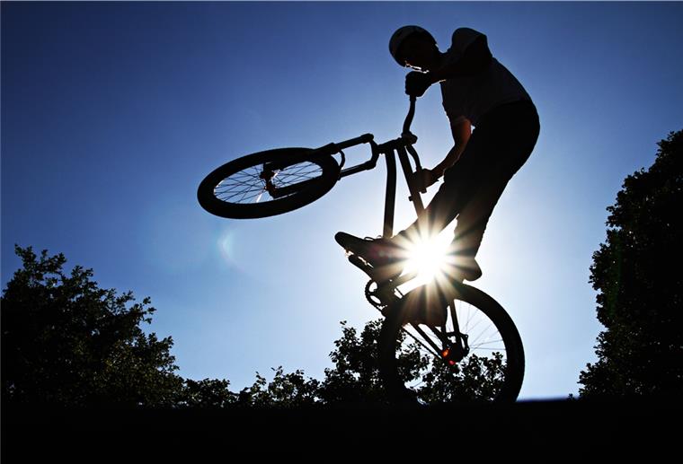 Darum ist der Spielpark Leherheide ein beliebter Treffpunkt BMX-Fahrer präsentieren sich in Leherheide gerne dem neugierigen Publikum.