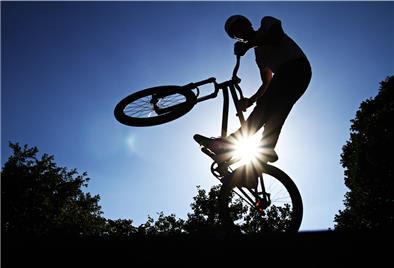 BMX-Fahrer präsentieren sich in Leherheide gerne dem neugierigen Publikum.
