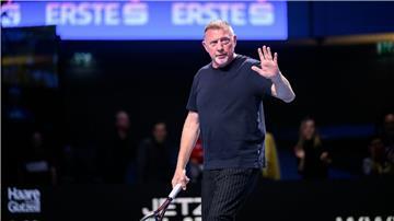 Boris Becker findet Novak Djokovics Vorbereitung auf die Australian Open nicht optimal. (Archivbild)