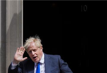 Boris Johnson tritt als Parteichef zurück, doch die Downing Street will der Premier noch nicht räumen.