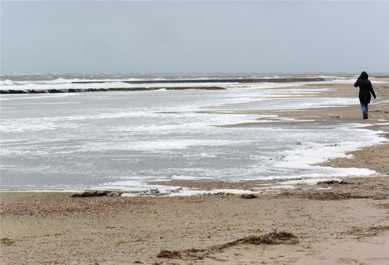 Endlich nicht mehr niesen: Warum diese Nordseeinsel der Traum aller Allergiker ist Borkum ist die erste europäische Insel mit allergikerfreundlichem Zertifikat. Ideal für Urlauber mit Atemwegsproblemen und Heuschnupfen.