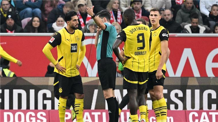 Auswärtsmisere sorgt für herbstliche Tristesse beim BVB Borussia Dortmund wartet weiter auf den ersten Saison-Auswärtssieg.