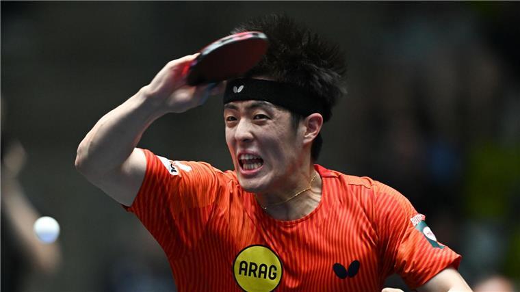 Tischtennis-Bundesliga setzt auf Final Four im Meisterkampf Borussia Düsseldorf, hier vertreten durch Dang Qiu, tritt in der kommenden Saison in einem neuen Liga-Format an. (Archivbild)