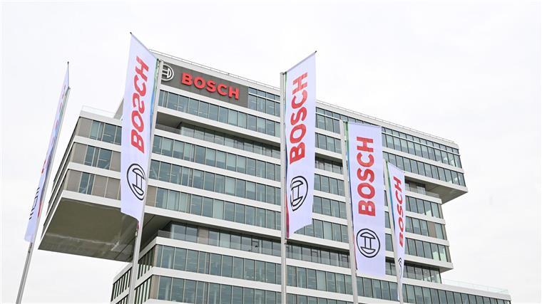 Bosch kürzt Arbeitszeit von 600 Beschäftigten Bosch kürzt die Arbeitszeit von Mitarbeitern - auch hier am Forschungscampus in Renningen. (Archivbild)