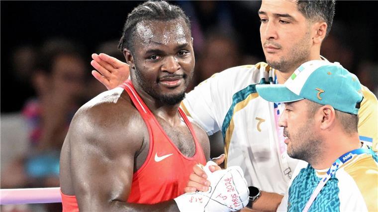 Bronze-Boxer Tiafack erhält „Vorgeschmack“ auf Profikarriere Boxer Nelvie Tiafack kann trotz des verpassten Finaleinzugs lächeln.