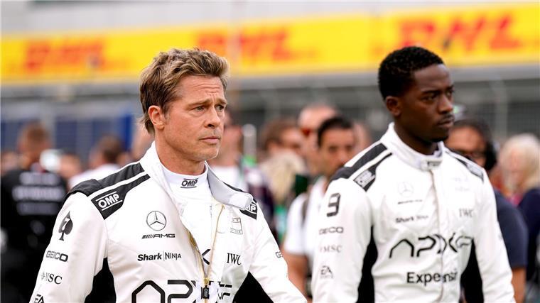 Brad Pitt (l) und Damson Idris, beim Dreh von „F1“.