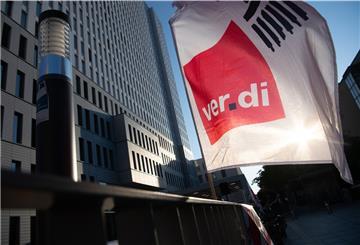 Branchen, die gewerkschaftlich organisiert sind, bekommen seltener Niedriglöhne. Tarifverträge wirken dem entgegen, sagt eine Fachfrau der Arbeitnehmerkammer Bremen.