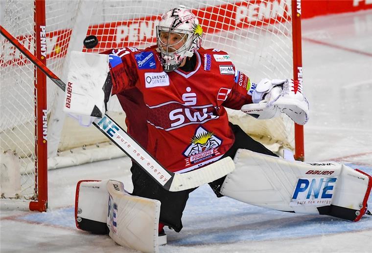 Das Torhüter-Duell bei den Pinguins Brandon Maxwell liefert sich ein heißes internes Duell um die Position als Nummer eins mit Maximilian Franzreb.