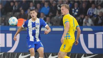 Braunschweigs Leihspieler Niklas Tauer fällt wegen eines Kreuzbandrisses mehrere Monate aus.