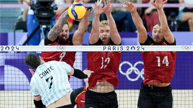 Adrenalin hilft: Volleyballer Brehme trotzt Gesichtslähmung Brehme (M.) bekam von den Ärzten grünes Licht für Olympia.