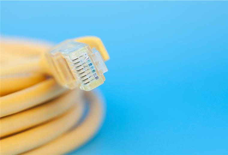 Cuxland: 40.000 Haushalte ohne schnelles Internet Breitband bis zum letzten Bauernhof verspricht der Bund bis 2025. Doch bei der Umsetzung hakt es.