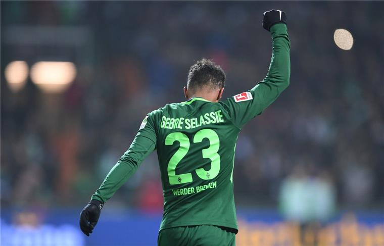 Werder: Gebre Selassie rettet Werder einen Punkt gegen Hoffenheim Bremens Retter: Theodor Gebre Selassie jubelt über sein Tor zum 1:1.