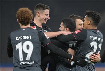 Bremens Spieler bejubeln das 3:1 von Leonardo Bittencourt (Mitte). Links freuen sich Joshua Sargent und Marco Friedl, rechts Theodor Gebre Selassie.