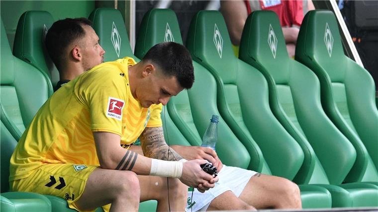 Bremens Torwart Michael Zetterer musste gegen die Bayern fünfmal hinter sich greifen.