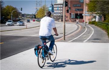 Bremerhaven darf keine rückwärtsgewandte Politik in Sachen Verkehr machen - das sagt Oberbürgermeister Melf Grantz im großen Sommerinterview.
