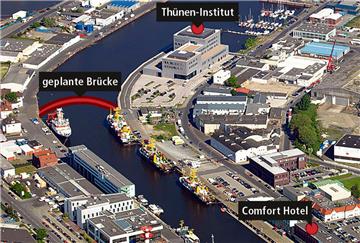 Bremerhaven-Fischereihafen: Hier soll die Brücke herführen.