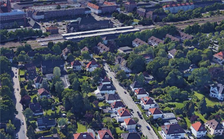 Bremerhaven: Feuerwehr löscht Küchenbrand in Geestemünde Bremerhaven-Geestemünde: In der Straße Am Hofacker hat es einen Küchenbrand gegeben.
