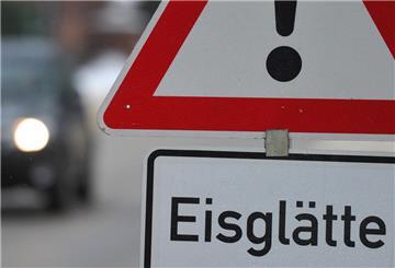 Bremerhaven kämpft mit Glätte und rutschigen Wegen