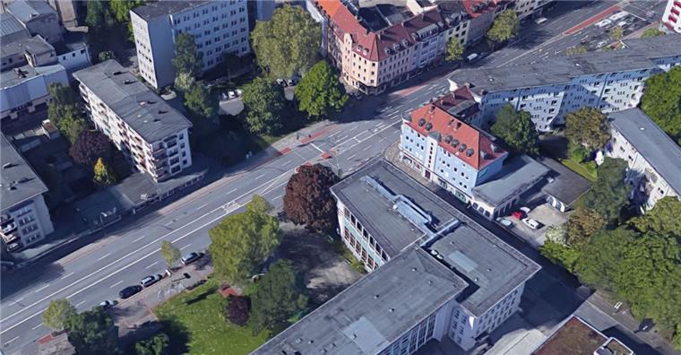 Bremerhaven-Mitte: Auf der Lloydstraße hat ein Autofahrer ein Verkehrsschild überrollt. 