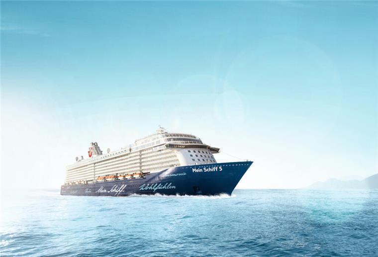 Kreuzfahrt-Ranking: Bremerhaven zählt zu den Top-Zielen Die Mein Schiff 5 auf offenem Meer.