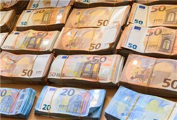 Bremerhaven soll keine neuen Schulden machen, findet die Opposition.