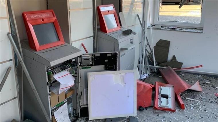 Geldautomaten-Sprengungen: Die Wespa greift durch Gesprengte Geldautomaten in der Sparkasse Harburg-Buxtehude