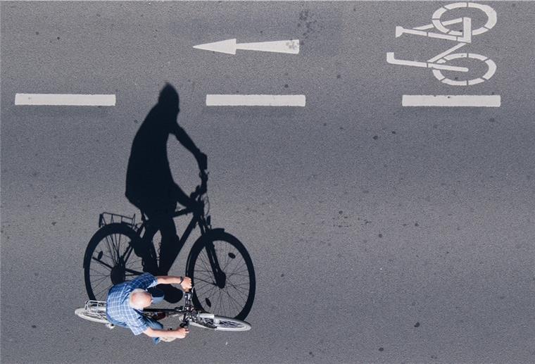 Neun Radprojekte sollen dieses Jahr ins Rollen kommen Bremerhaven will im Jahr 2022 viel Fördergeld vom Bund verbauen - für bessere Radverbindungen.