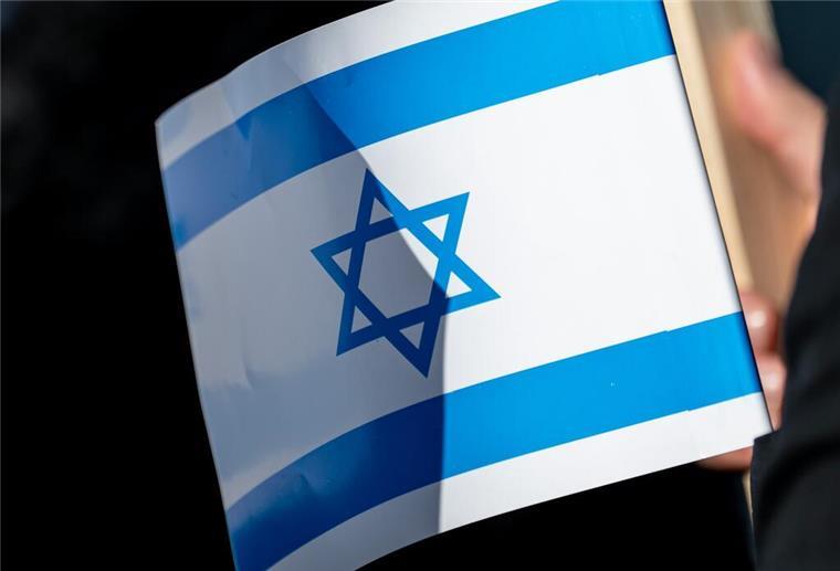 Bremerhaven steht an der Seite Israels: Kundgebung am Dienstag vor der Großen Kirche Bremerhaven will Solidarität mit Israel zeigen.