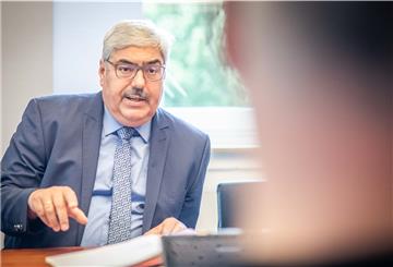 Bremerhavens Oberbürgermeister Melf Grantz im Gespräch.