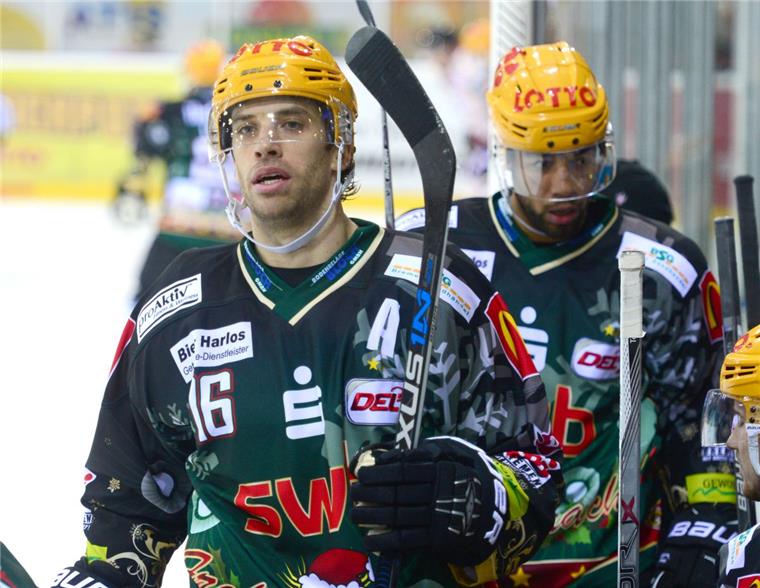 Brock Hooton (links) und Jordan Owens werden auch kommende Saison gemeinsam für die Pinguins spielen. 