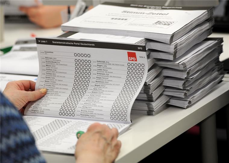 
BU: Rund 34 000 Stimmzettel der Stadtverordnetenwahlen müssen neu ausgezählt werden. Wann das geschieht, ist noch nicht klar. Foto Wagner
