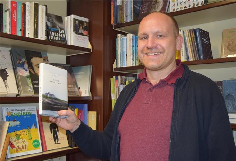 Bremerhavener Buchhändler verraten Geheimtipps für das Fest Buchhändler Jens Fleischer schwört auf Matthias Nawrats feinfühligen und dennoch erbarmungslosen Roadtrip in „Reise nach Maine“.