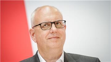Bürgermeister von Bremen Andreas Bovenschulte äußert sich auf einer Pressekonferenz.
