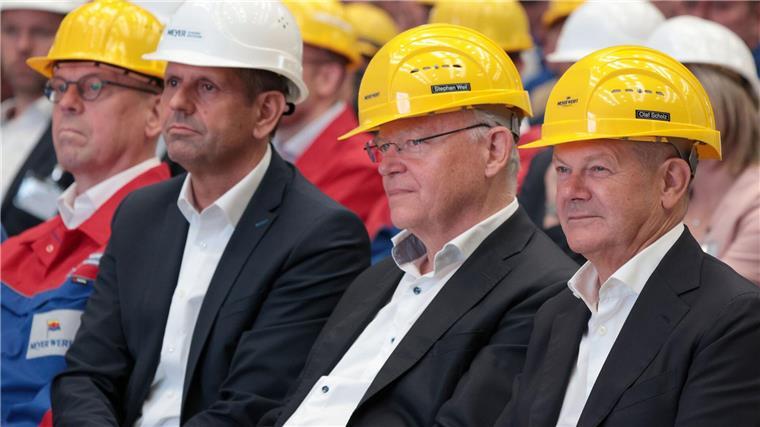 Bund und Land hatten der angeschlagenen Meyer Werft die Rettung im August in Papenburg zugesagt. (Archivbild)