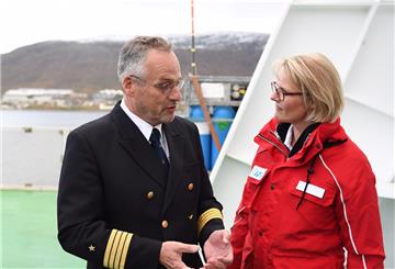 Bundesforschungsministerin Anja Karliczek hatte die „Polarstern“ beim Start der „MOSAiC“-Expedition vergangenes Jahr in Norwegen verabschiedet. Jetzt will sie zur Rückkehr nach Bremerhaven kommen.