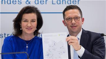 Bundesforschungsministerin Bär und Niedersachsens Wissenschaftsminister Mohrs haben die Entscheidung über die Exzellenzanträge verkündet.