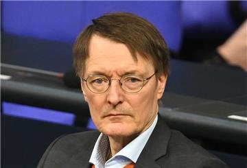 Bundesgesundheitsminister Karl Lauterbach (SPD) ist wohl kein Fan der gehypten Süßigkeit. (Archivbild)